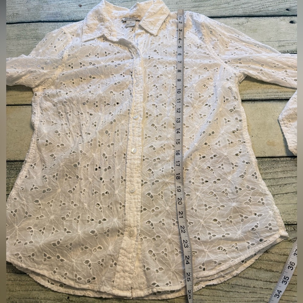 Lucky Brand white eyelet button down fitted  long sleeve shirt. M - Picture 5 of 6